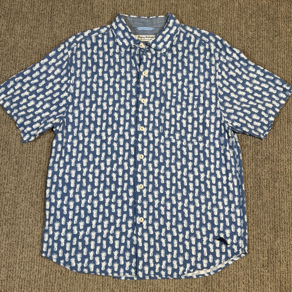 Tommy Bahama Mens M Button Up Shirt Veracruz Cay Pineapple Remix Camp